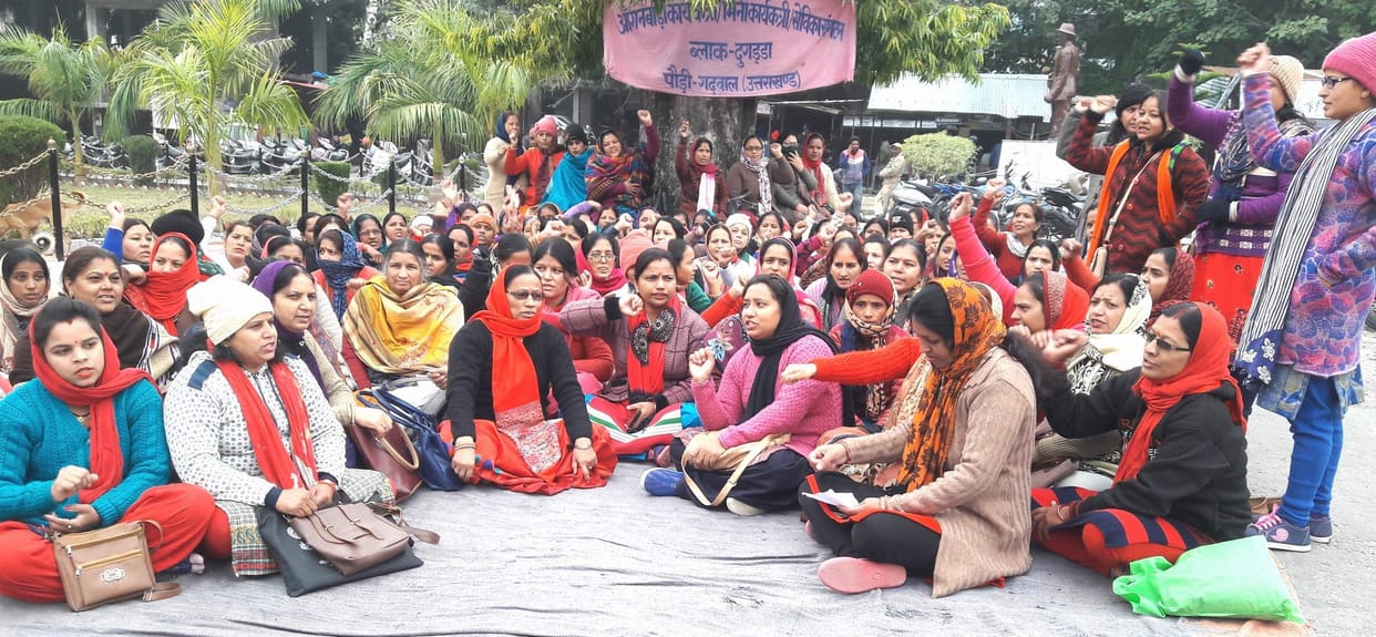 Anganwadi workers continue to protest