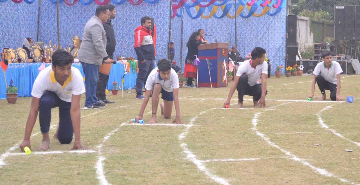 Raman, Prachi topped in 100 meter race