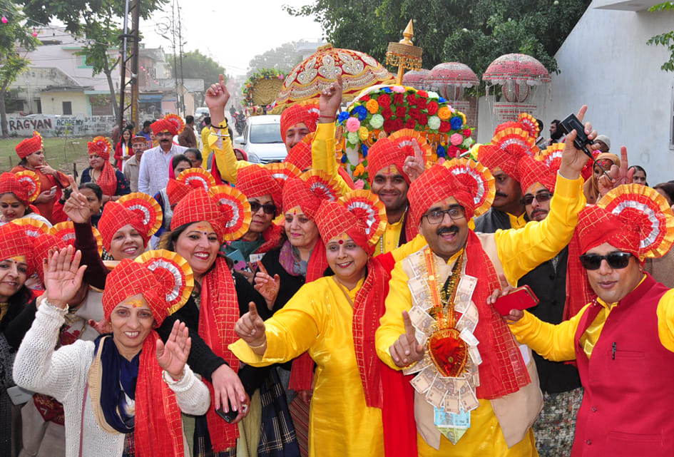 Shri Sainath's palanquin was pulled out with great pomp