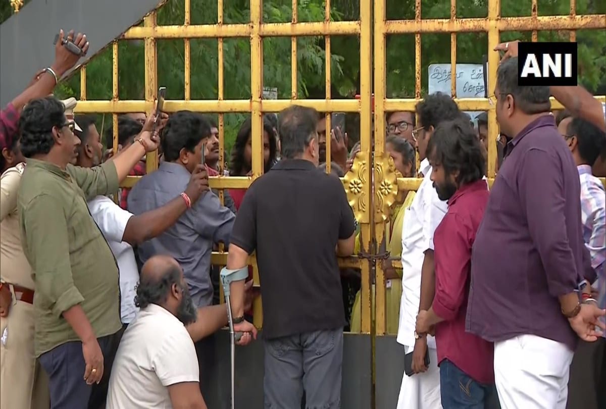 CAA protest: MNM chief Kamal Haasan met the students of Madras University in Chennai