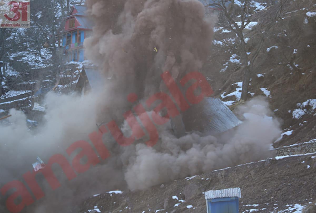 indian army defused mortar missile in uri sector jammu kashmir, blasted the house