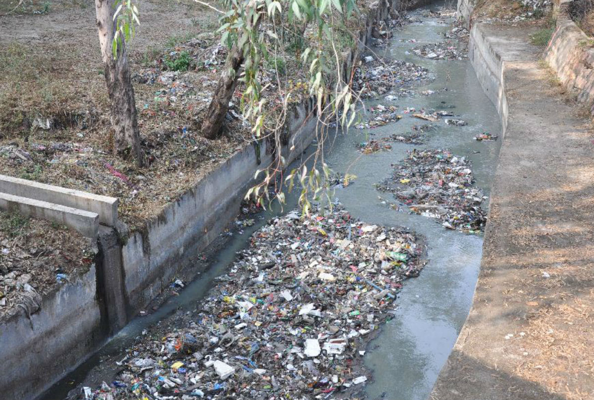 Pollution Control Board fixes fine on Jal Nigam Cause of Sewers falling in Yamuna