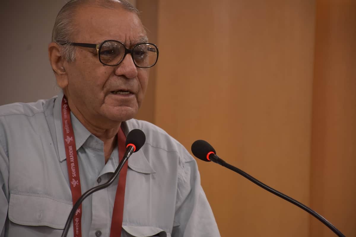 nand kishore acharya hindi kavita har koi chahta hai