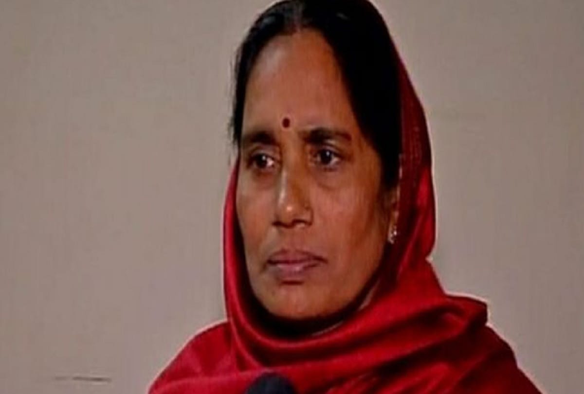 Nirbhaya case latest update convict Mukesh meets his mother in Tihar Jail