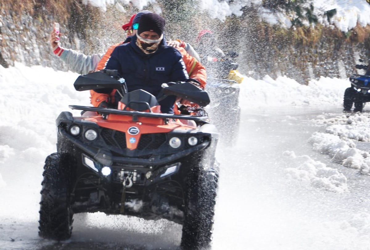 christmas and new year celebration in Shimla And Manali and Tourist in Solangnala