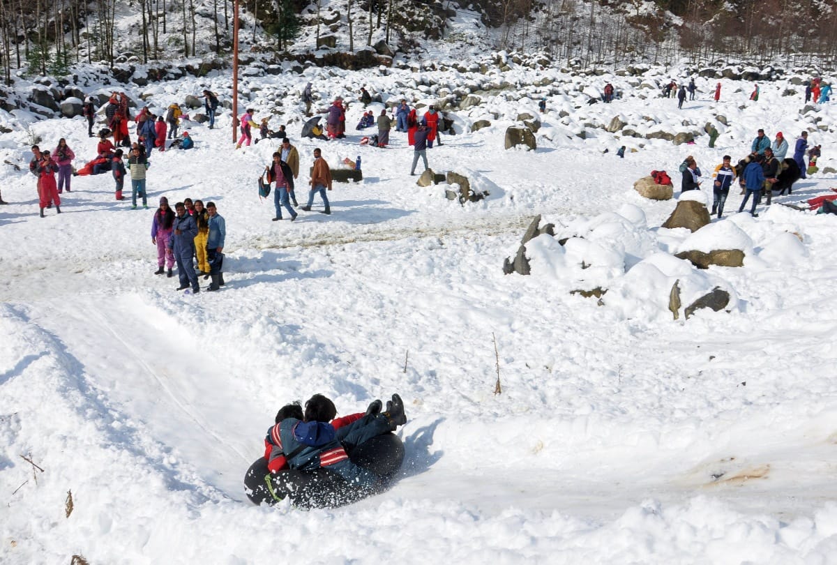 christmas and new year celebration in Shimla And Manali and Tourist in Solangnala