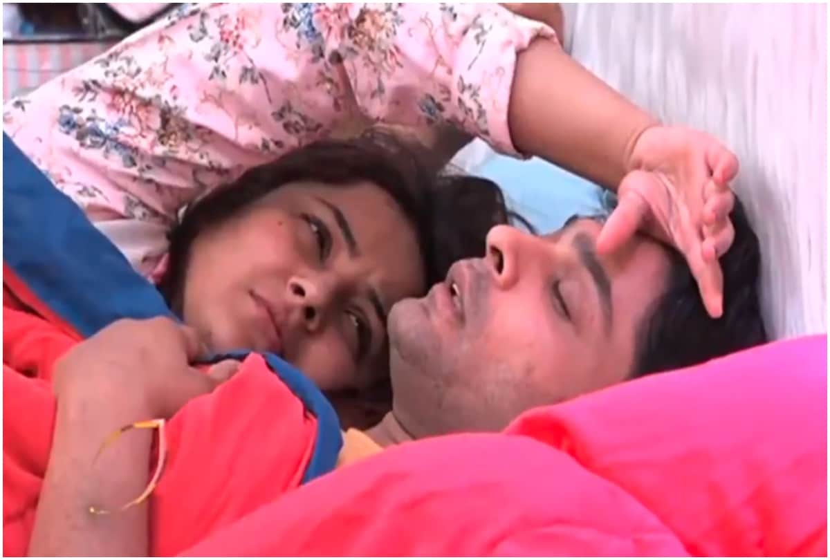 Bigg Boss 13 Siddharth Shukla says Shehnaz Kaur Gill dont like somebody sit on our bed
