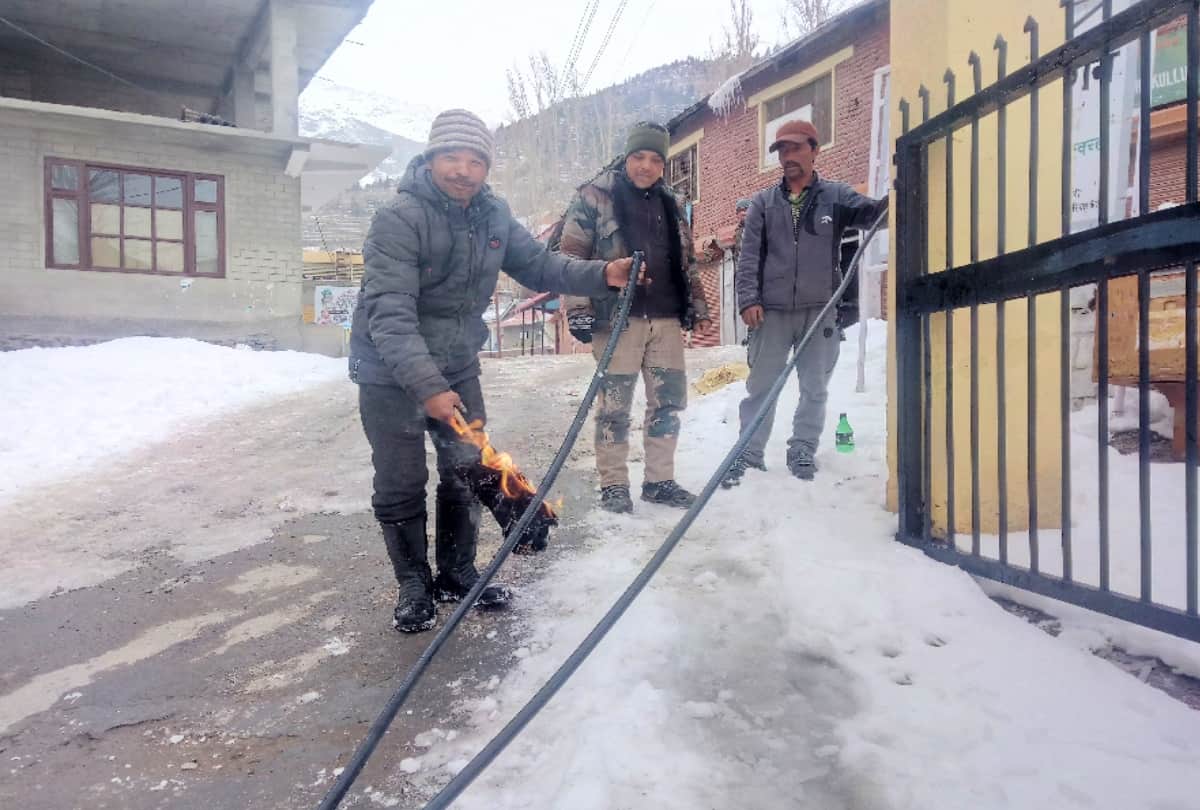 Himachal in the grip of cold wave, river drain frozen , rain and snowfall prediction again