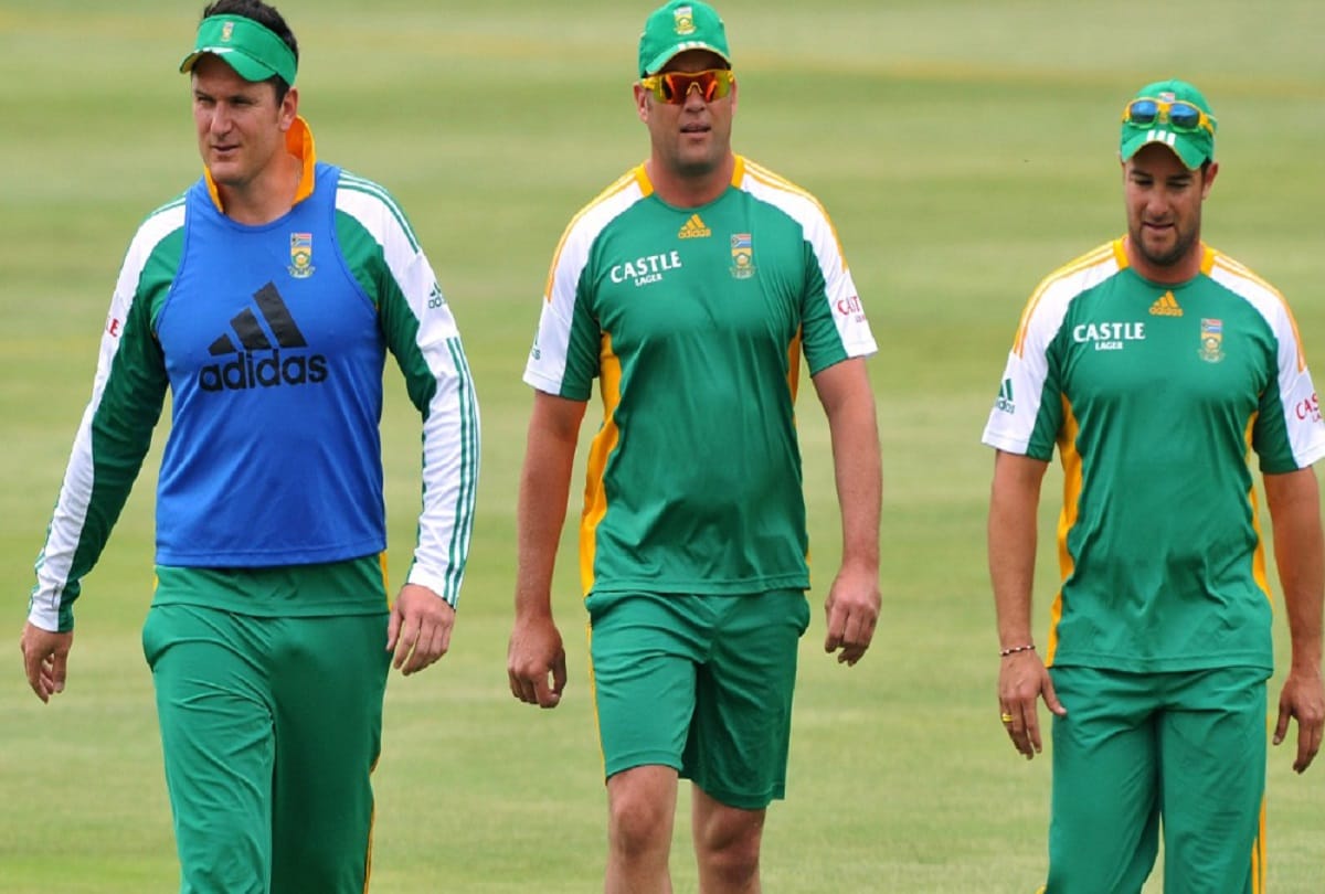 South Africa included 5 former cricketer in team management following kevin pietersen suggestion