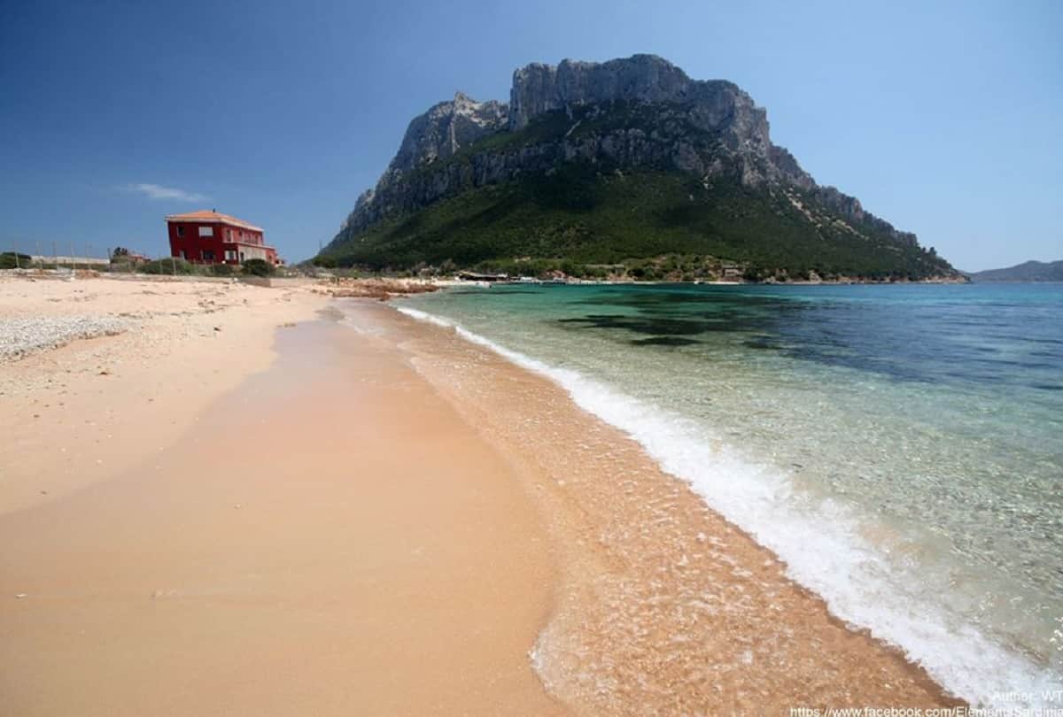 smallest kingdom of world where king runs restaurant and boat