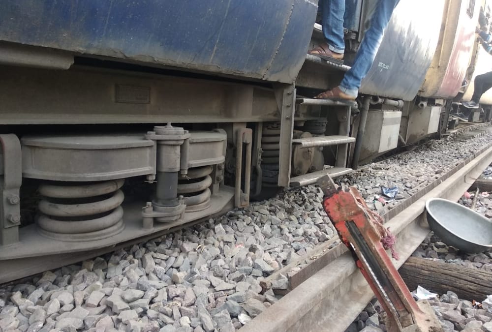 A narrow escape for varanasi lucknow intercity express in amethi.