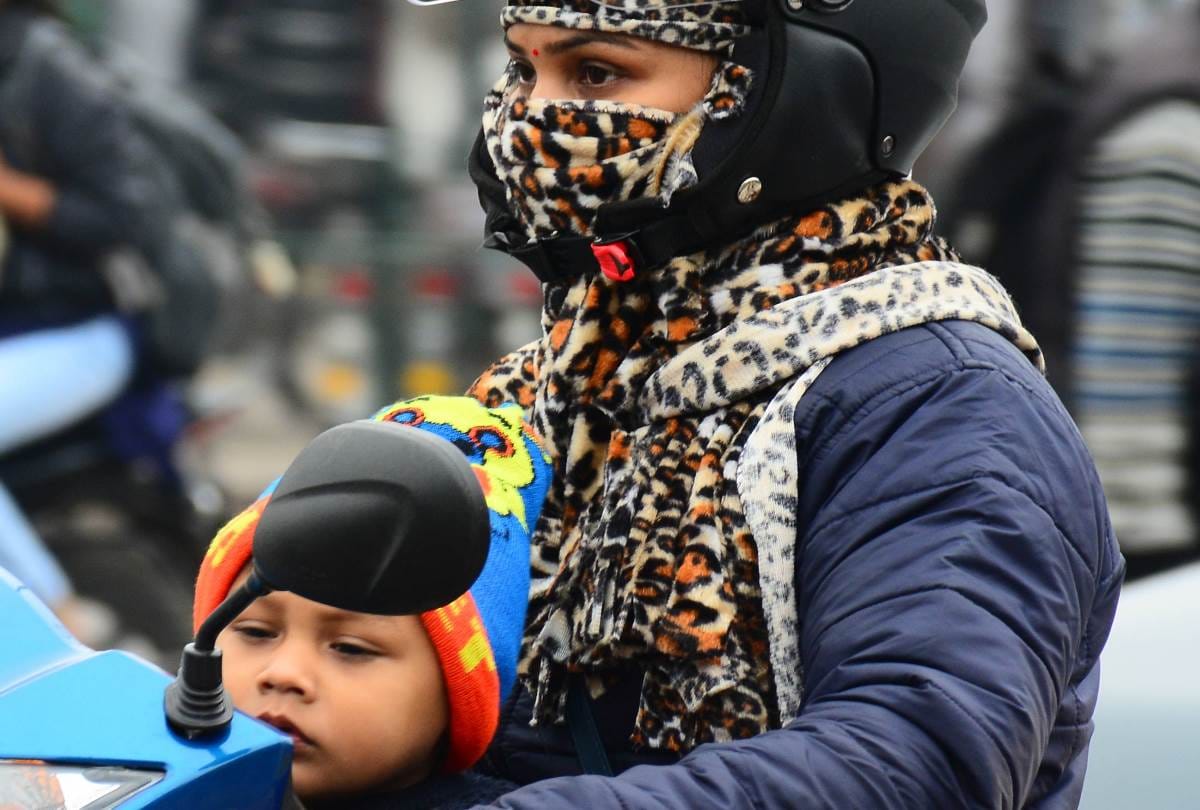 shivering cold in lucknow, maximum temperature recorded at nine degrees below normal