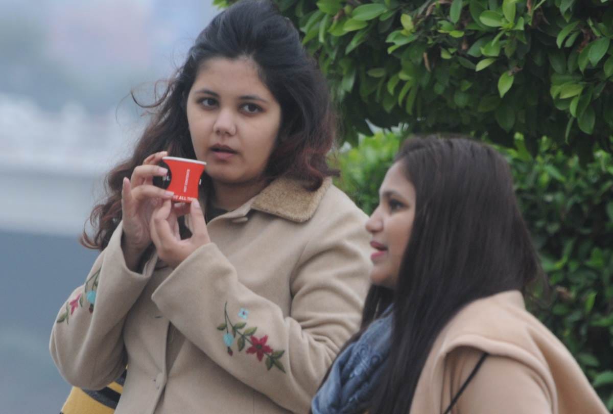 shivering cold in lucknow, maximum temperature recorded at nine degrees below normal