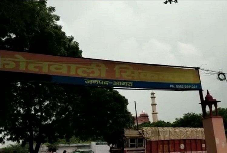 Agra: सिकंदरा के जंगलों में पुलिस ने उड़ाया ड्रोन, 25 हजार रुपये के इनाम आलोक की तलाश; फिर दे गया चकमा