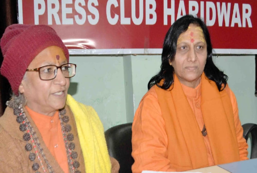 Sadhvi Jyotirmayananda Life threat from Niranjani Akhara saints in haridwar