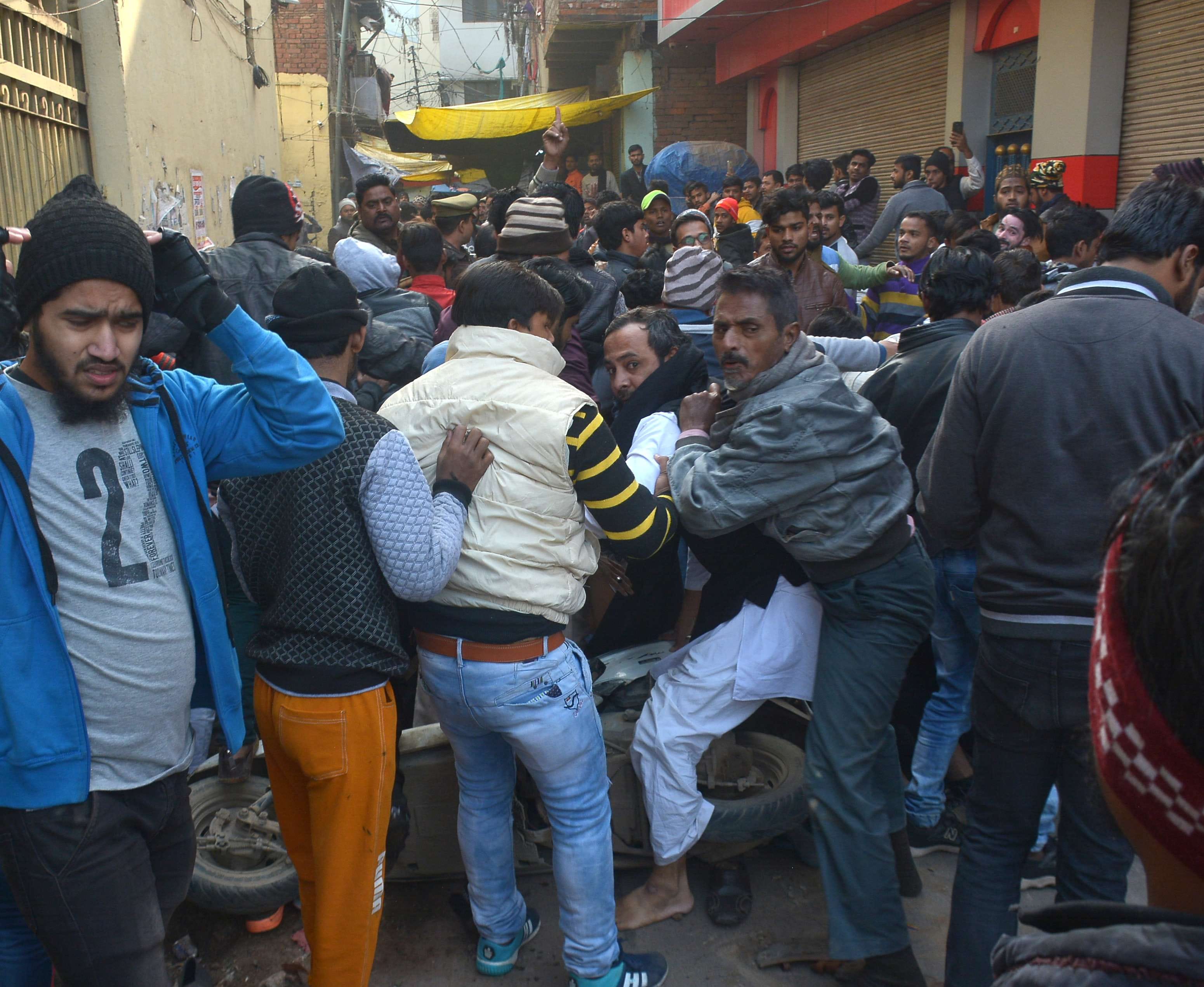 Nationwide shutdown of various organizations in Varanasi against Citizenship Amendment Bill