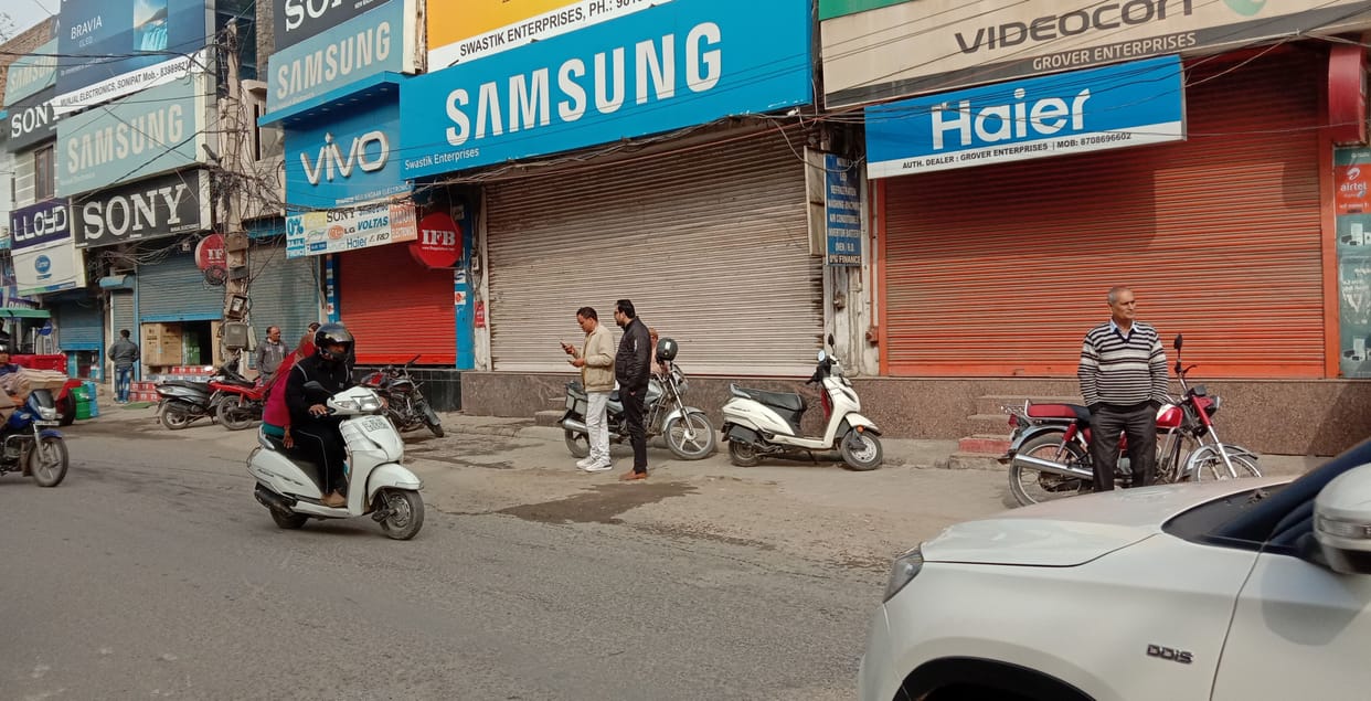 traders closed the market after committing upror