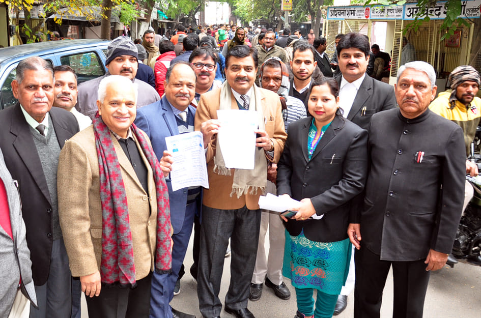 Voting will be held today for bar association elections
