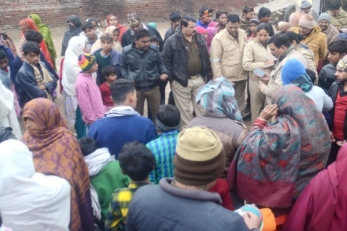 A baby child dead body have throw in litter pile at Baghpat city