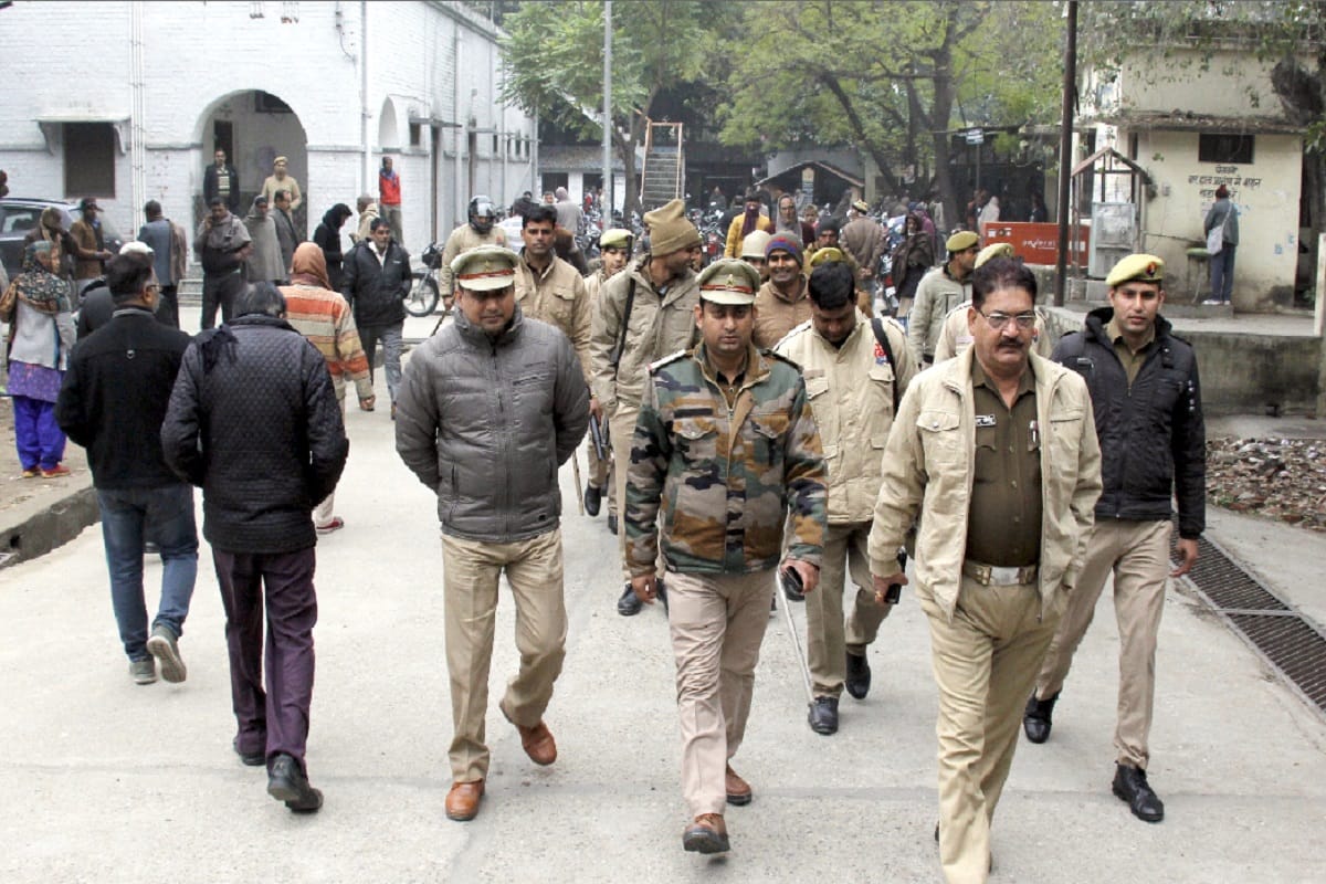 Murder in court, Bijnor police is searching for accused Jabbar in many states