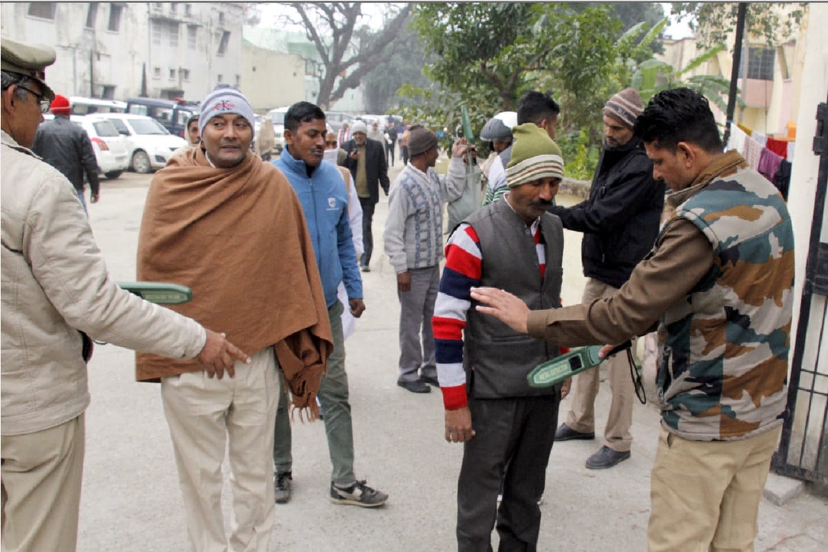 Murder in courtroom but now one gate have closed in court of Bijnor