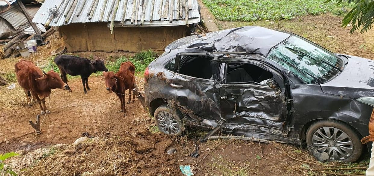 Car accident two families returning from Nainital, two people died