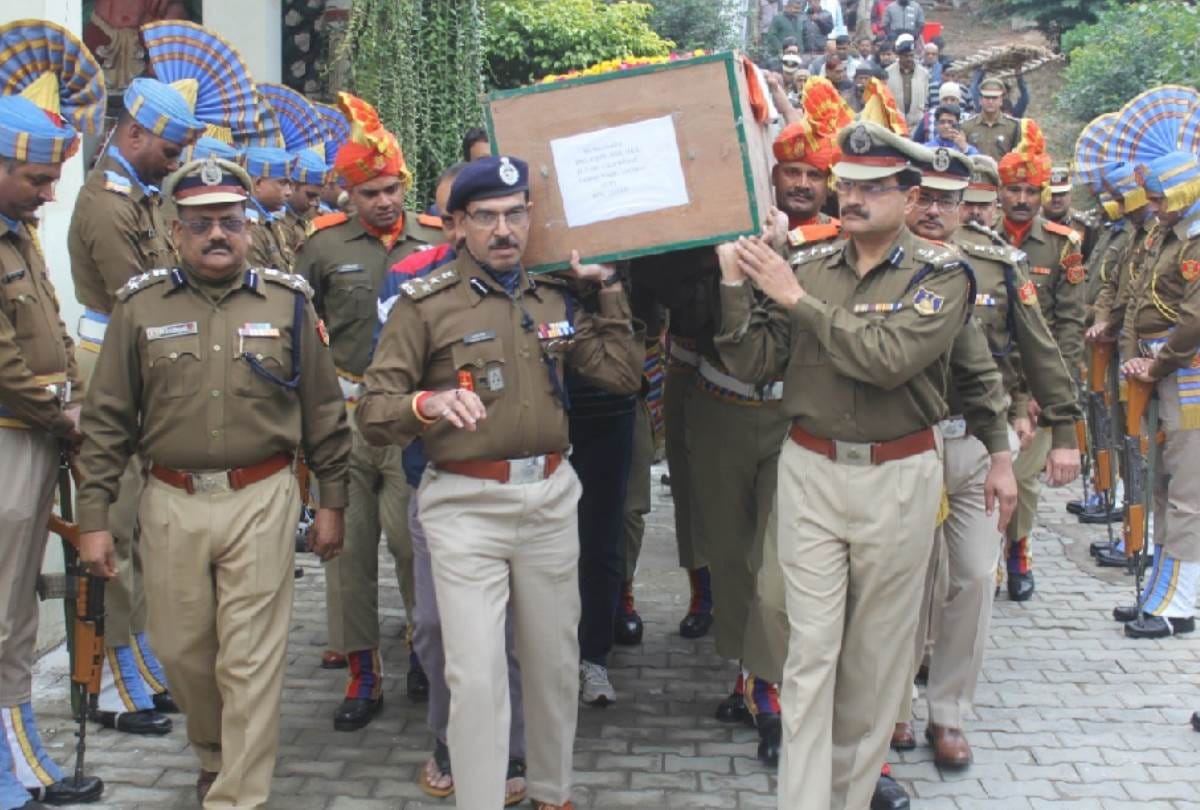 daughter sakshi cremated DIG of CRPF in lucknow