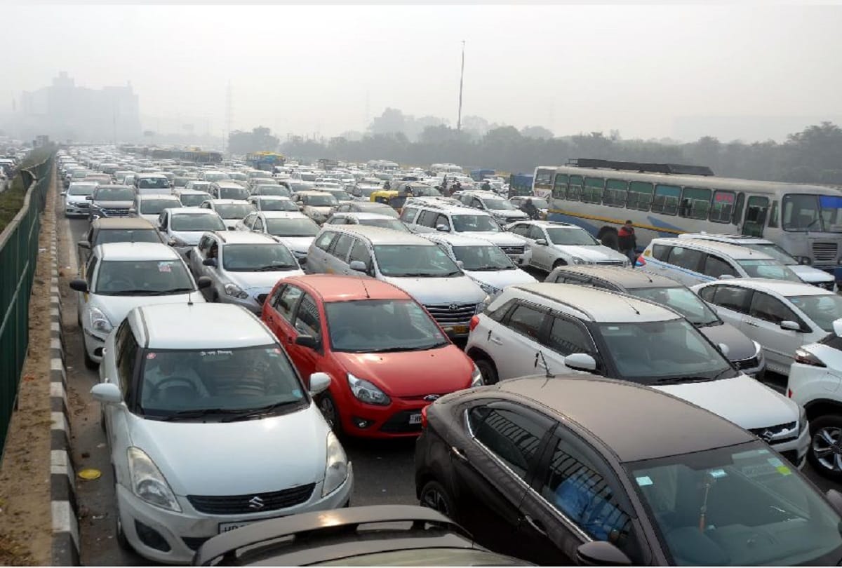 Heavy traffic jam On Delhi Gurugram NH8 road disturbed many people