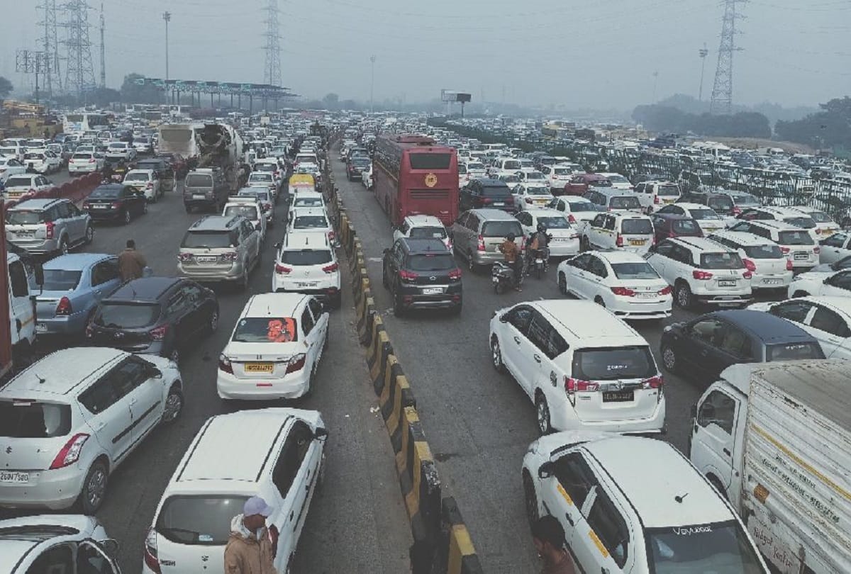 Heavy traffic jam On Delhi Gurugram NH8 road disturbed many people