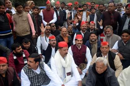 एनआरसी व सीए के विरोध में सपाइयों का धरना-प्रदर्शन (सांकेतिक)