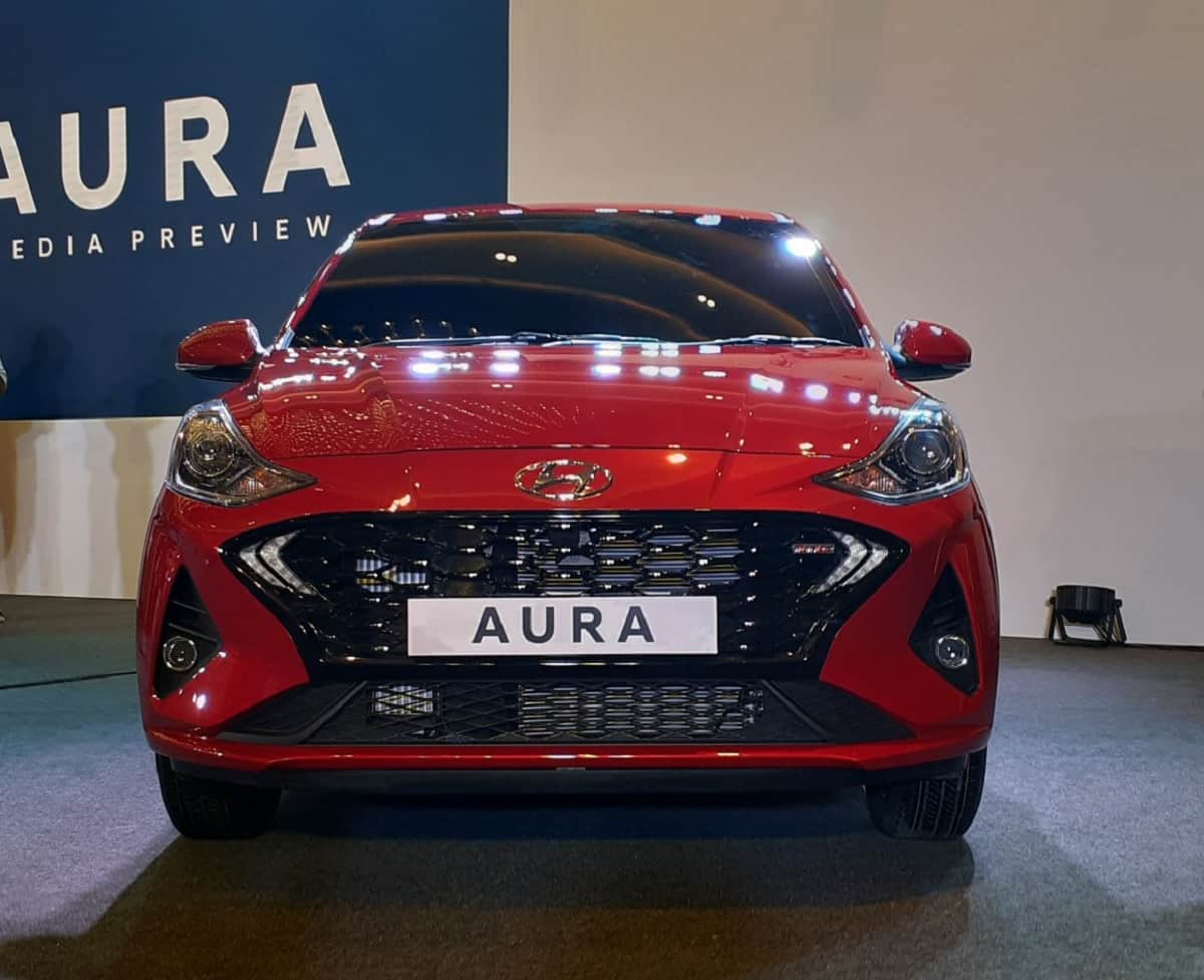hyundai aura booking date Hyundai Motors subcompact sedan car Hyundai Aura specifications and price