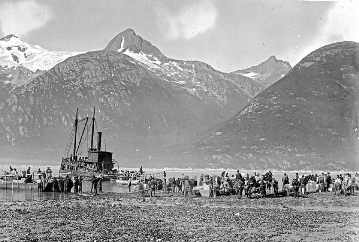 klondike River in which gold flows along with water