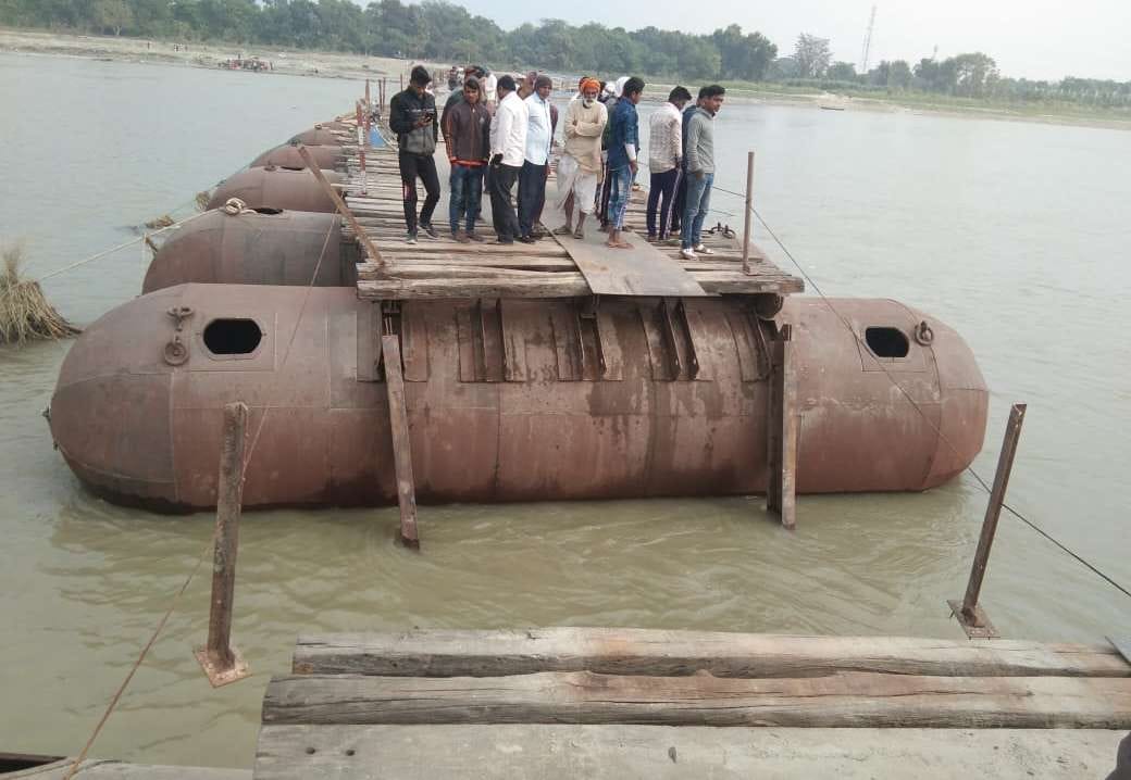 Bridge broken and pickup vehicle washed away in Ghaghra