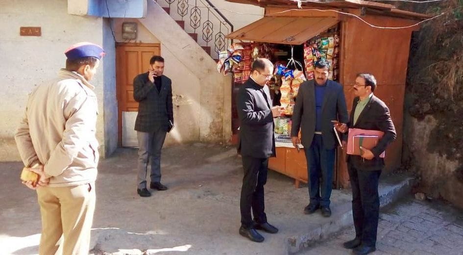 File an FIR against those who throw garbage in the drains