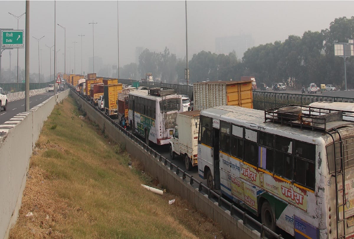 citizenship law: Auto and cab drivers increase fare due to jam in gurugram