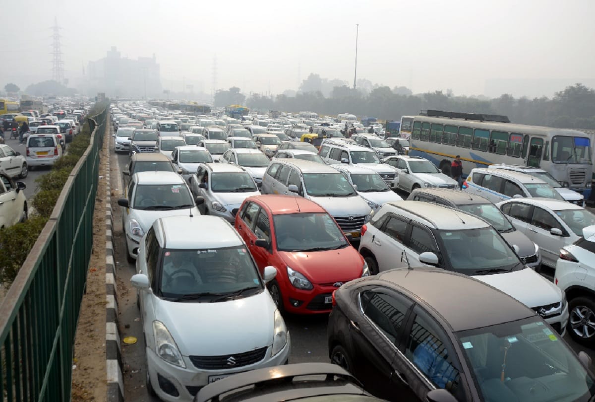 Delhi-NCR jammed by crowds of people celebrating Christmas