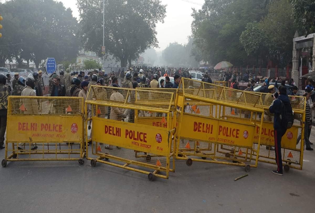 Mobile and Internet services closed for the first time in Delhi