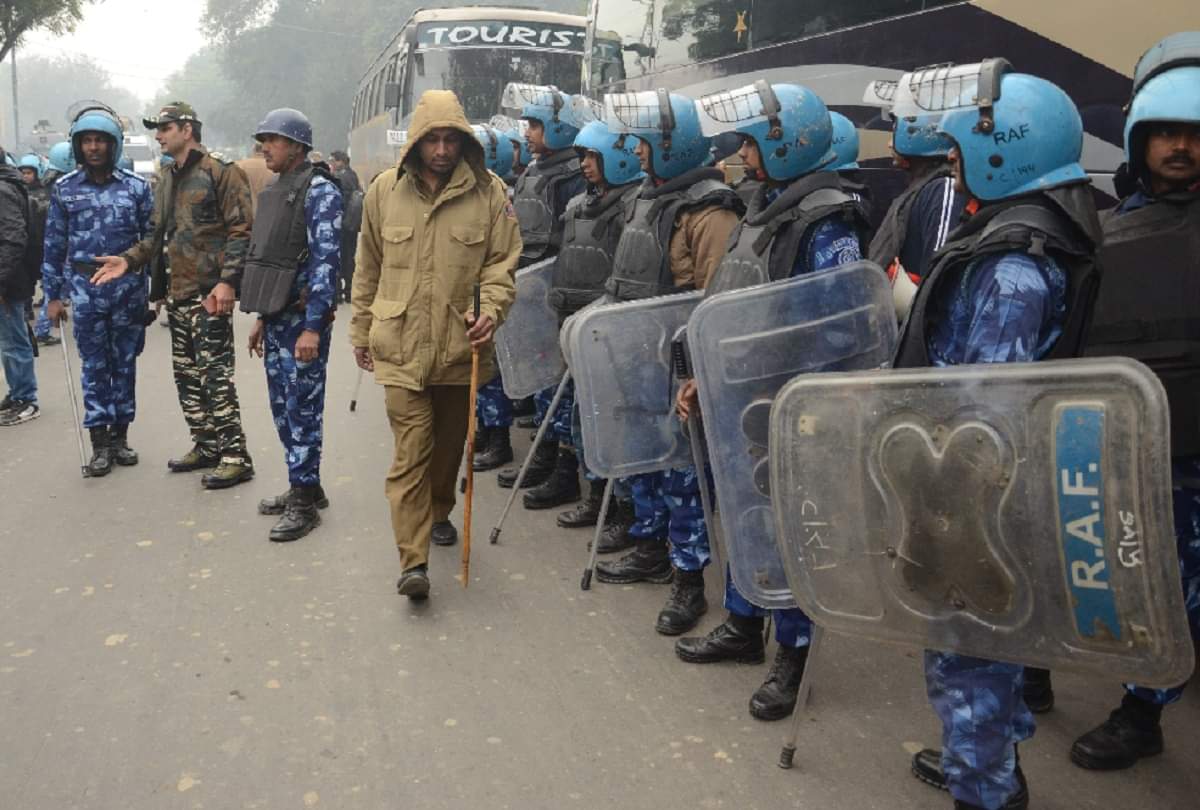 Mobile and Internet services closed for the first time in Delhi