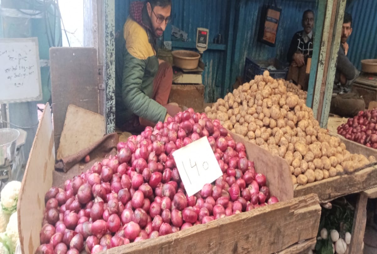 Himachal govt claims failed, onion reaches Rs 140 a kg in Shimla