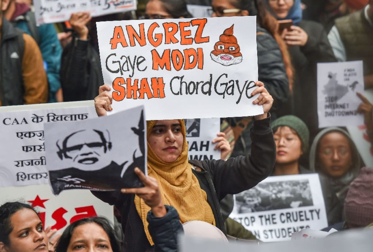 CAA 2019 protest see photos of protest in delhi traffic jam