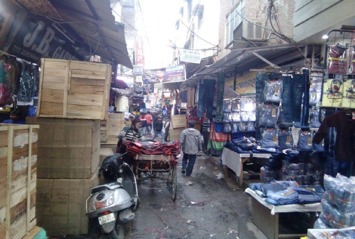 CAA protest in Seelampur affects Jacket market no customers 