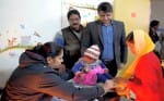 जिला चिकित्सालय रुद्रप्रयाग में बाल रोग विशेषज्ञ डा. नीतू तोमर, डीएम द्वारा गोद ली गई अति कुपोषित