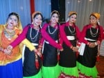 दून रोड स्थित होटल में सांस्कृतिक कार्यक्रम की प्रस्तुति देते कलाकार।