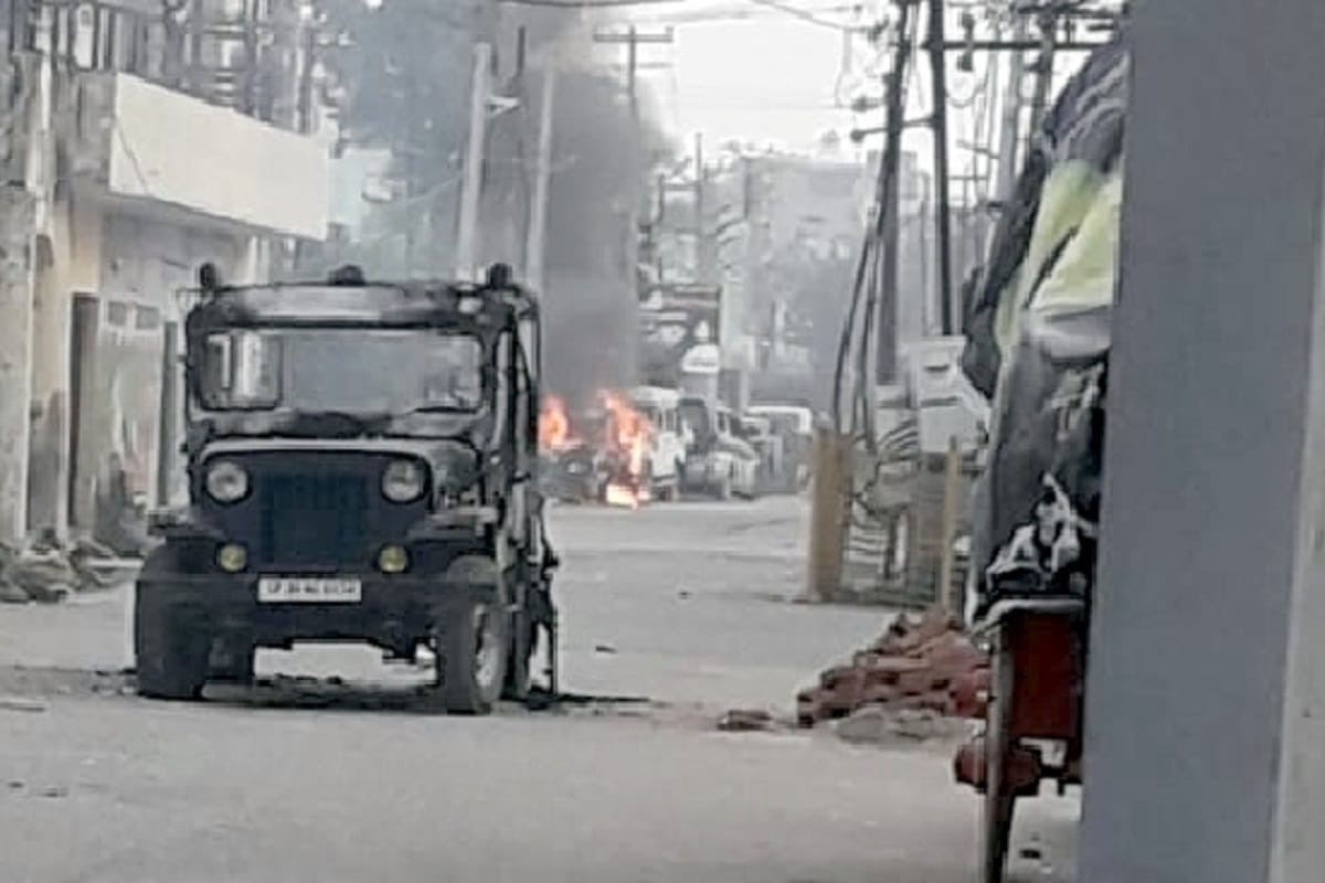 CAA Protest, Miscreants was firing on DM and SP for kill attack in Bijnor city