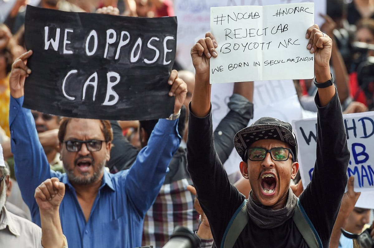 citizenship amendment act: These rumors burned India, social media become 'anti social'