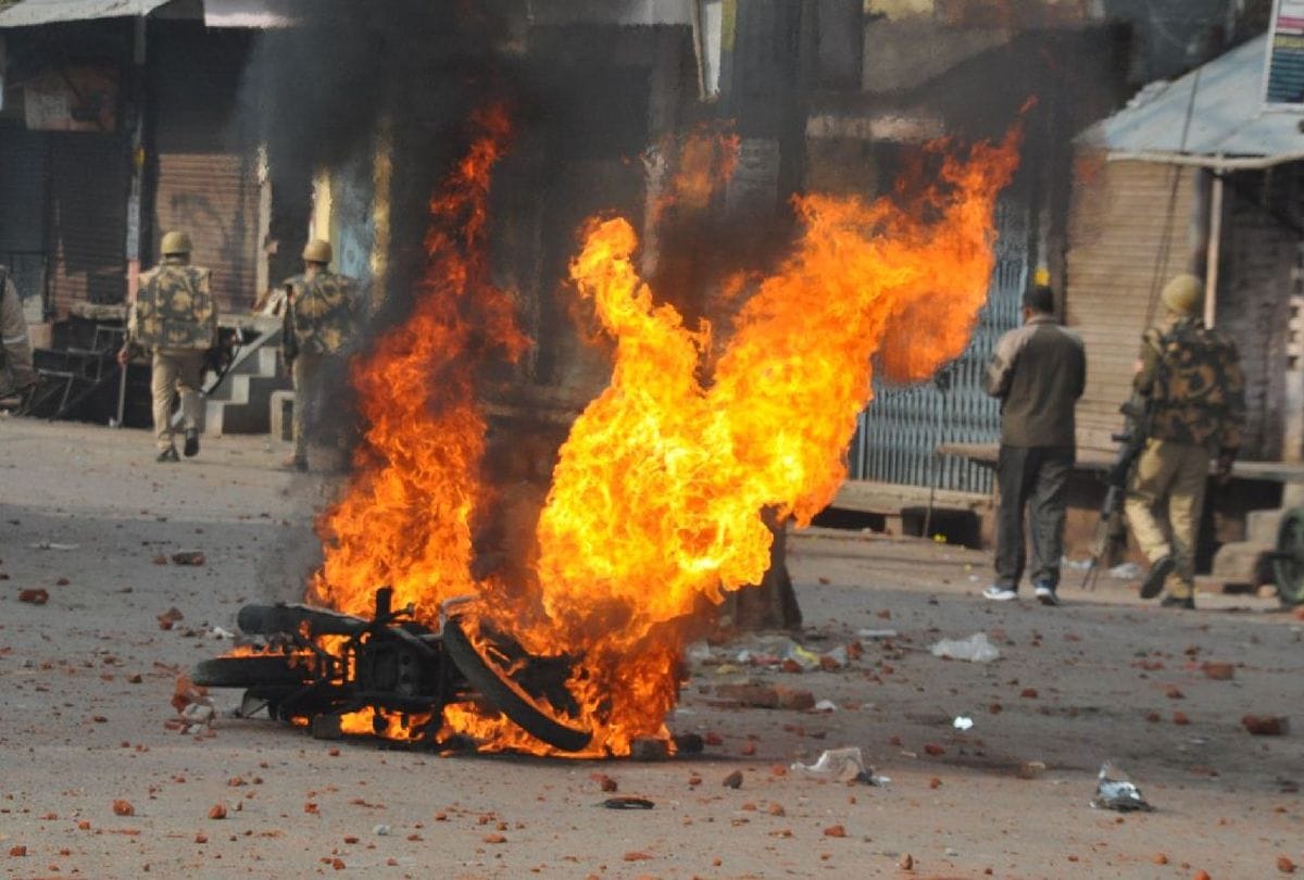 violence in firozabad during caa protest