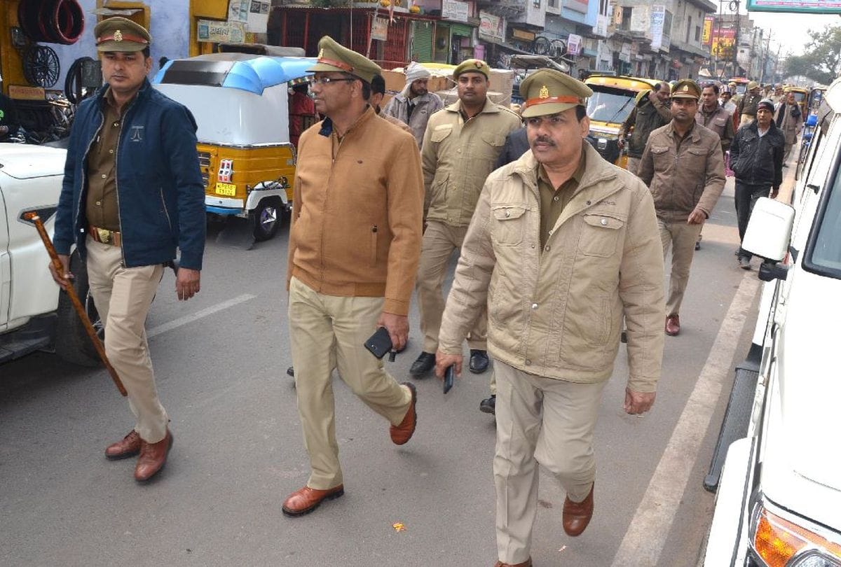 Samajwadi Party Workers Protest Against CAA at Mathura Detained By Police