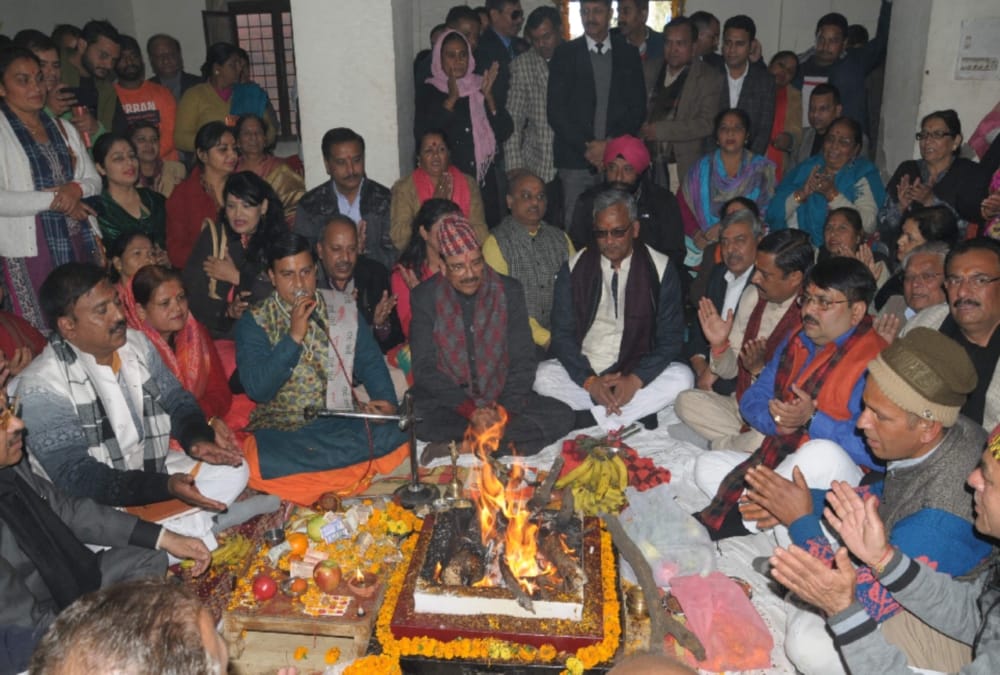 Bjp Workers celebrate Cm trivendra singh rawat Birthday