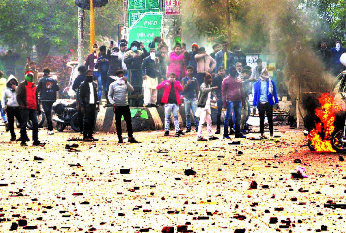 Administration was not prepared to prevent voilence broke out in lucknow.