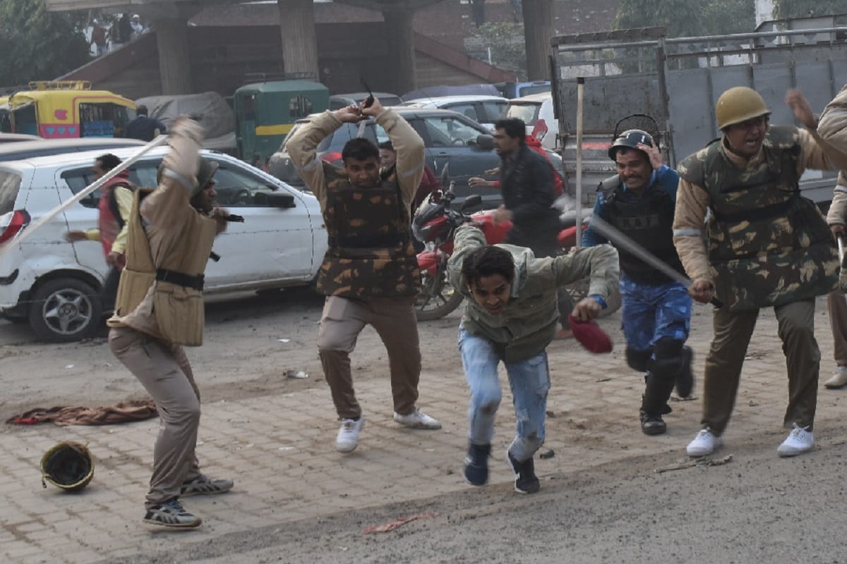 CAA Protest, Violence and set fire to two police posts in Meerut city